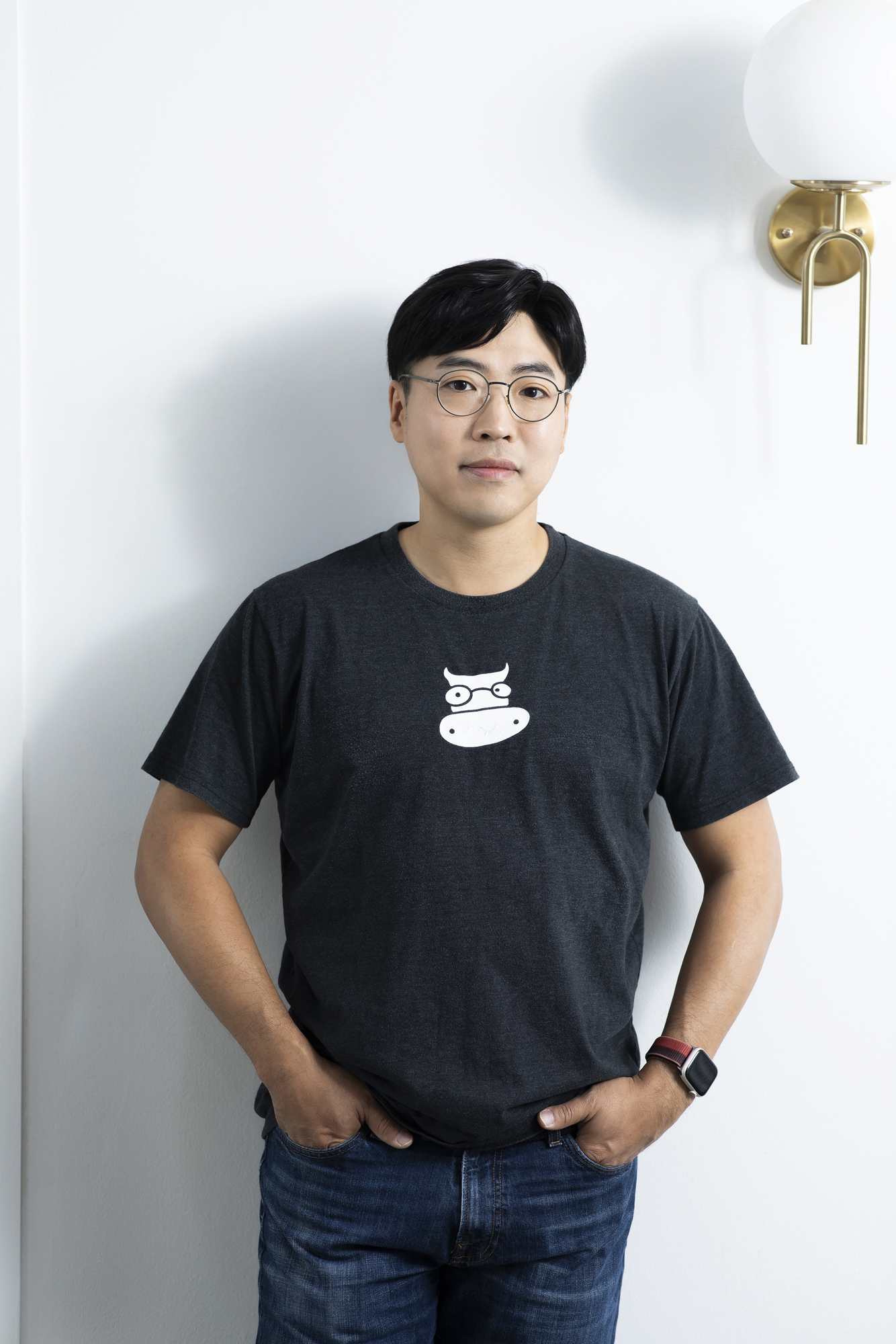 Will Hohyon Ryu - Standing casual