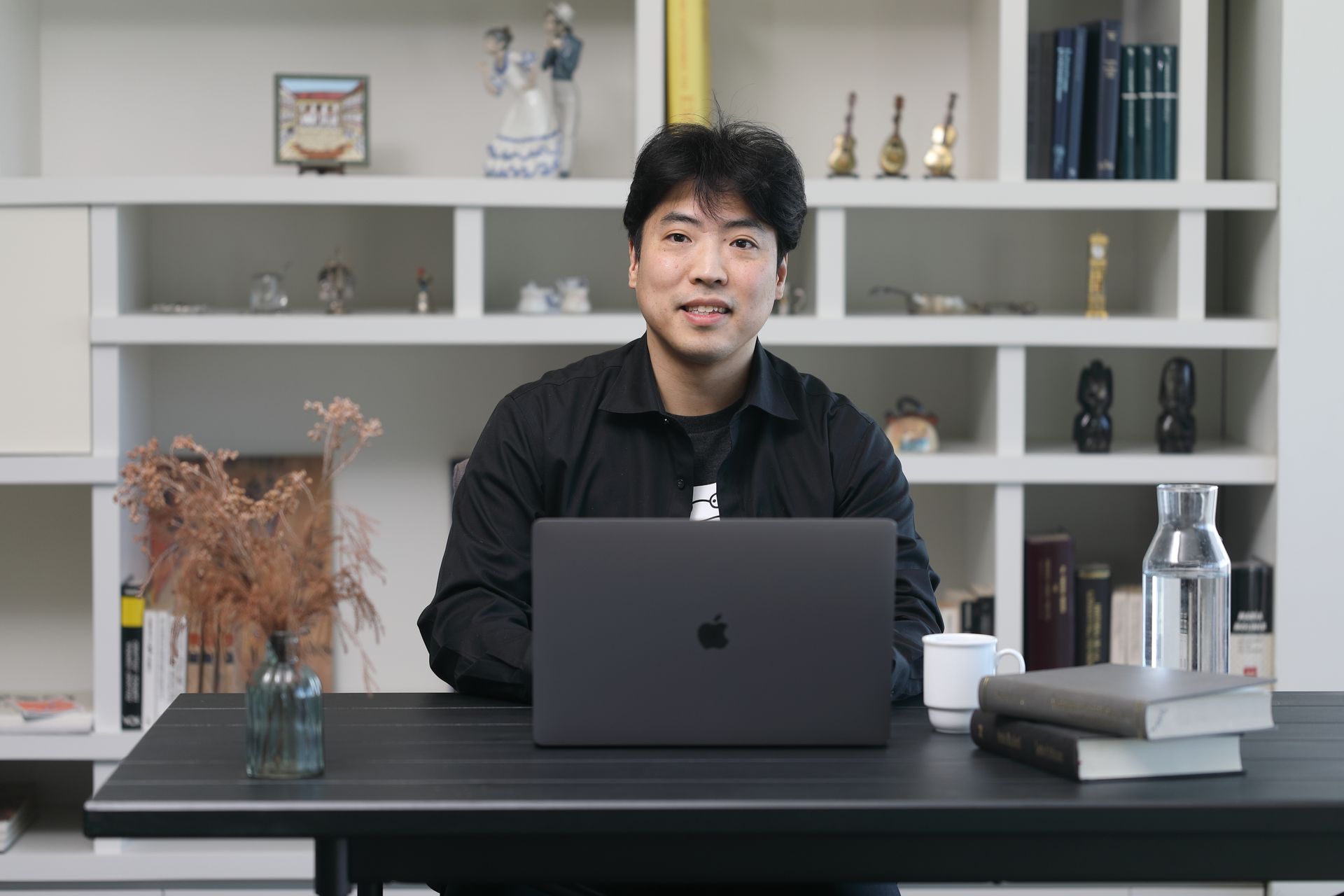 Will Hohyon Ryu - At desk